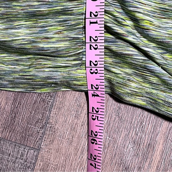 Athleta Fastest Track Long Sleeve Space Dye Green Top sz Medium - Picture 6 of 8